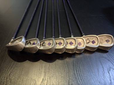 OnOff ladies L flex iron set (5 to SW)
