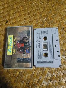 Kaset Les Enfants
Permulaan