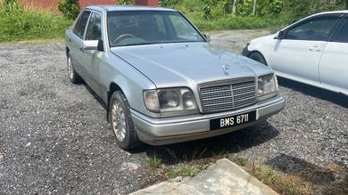 Mercedes Benz 260E in Klang, SGR
