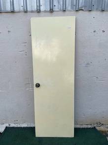 YD40K Pintu Papan 70 X 205 cm Wooden Panel Door