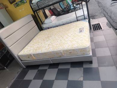 Queen Davan And Mattress 
