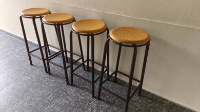 Bar stool
