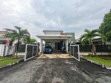 Bungalow House For Sale in Paya Rumput,MLK