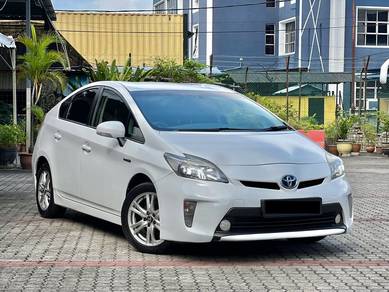 Toyota Prius LUXURY (HYBRID) in Old Klang Road, KUL
