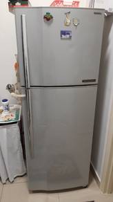 refrigerator 
