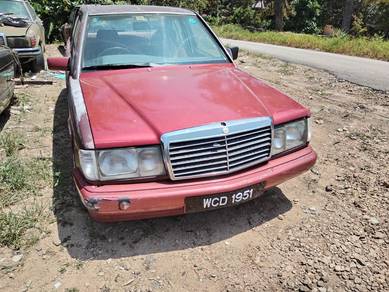 Mercedes Benz 190E E in Muar, JHR