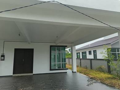 Bungalow House For Sale in Ujong Pasir,MLK