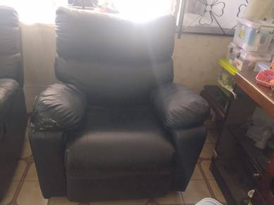 Pre Loved 1+2+3 Leather Recliner Sofa for sale 