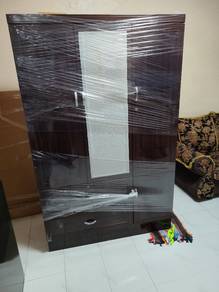 Almari 3 pintu