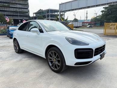 Porsche Cayenne  in Bukit Bintang, KUL