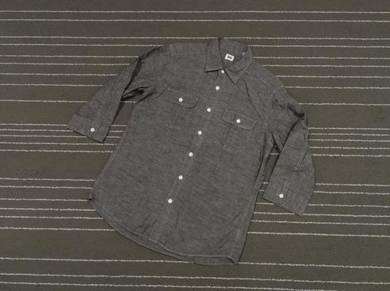 Uniqlo chambrey kelabu saiz L