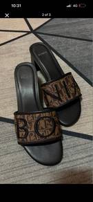 heels bonia