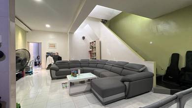 2.5-storey Terraced House For Sale in Seri Kembangan,SGR