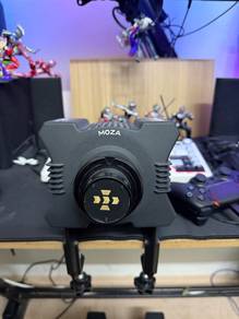 Moza R5 with SR-P Lite Pedals & Moza FSR2 Formula