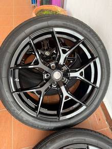 20inch 8.5jj Et30 rims with Toyo Tyre
