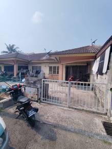 1-storey Terraced House For Sale in Banting,SGR
