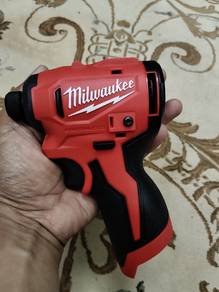 Milwaukee m12