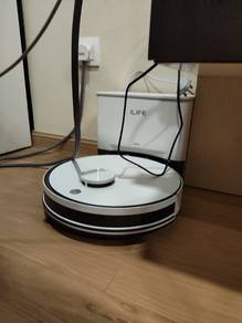 almost new robot vacuum