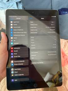 iPad 8 32 GB condition 9/10
