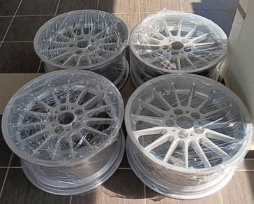 BMW E39 Style 32 Staggered 18" Rim