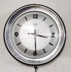 Diamond Clock 1970
