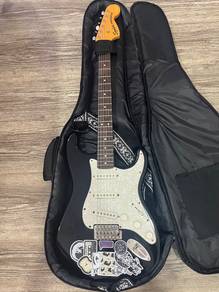 Squier Stratocaster Guitar for sale! Can meet up!