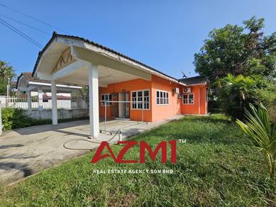 Semi-Detached House For Sale in Miri,SWK
