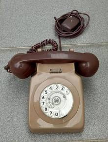 Telefon lama (B)