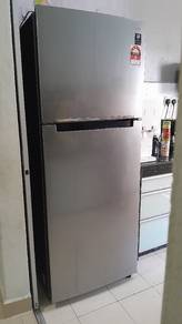 Samsung 390L Two-Door Fridge – Silver