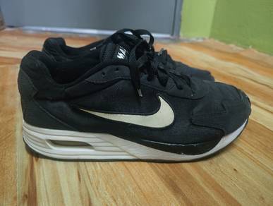 Kasut Nike Air Max
