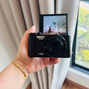 Ccd Casio Exilim Zr1000 Black Flip Camera