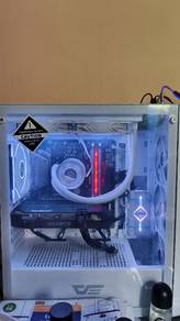 PC gaming full set, mouse, keyboard and monitor