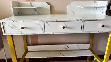 Makeup Table