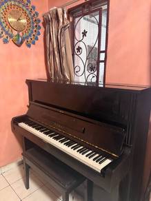 Second-Hand Piano for Sale – Good Condition