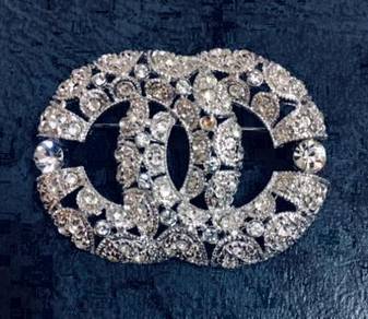 Quality Elegant Brooch