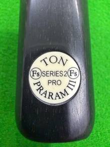Ton Praram III Snooker Cues