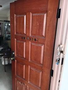 Flat For Sale in Farlim 4D Flat