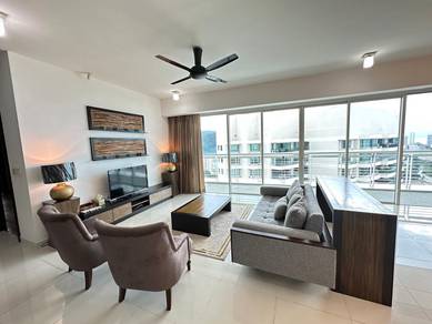 Condominium For Rent in Gurney Paragon