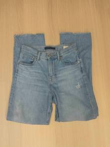 Uniqlo ripped jeans