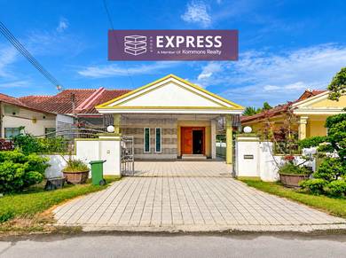Semi-Detached House For Sale in Miri,SWK
