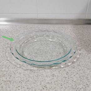 PYREX Easy Grab 9½” / 24cm Scalloped Edge Pie Dish