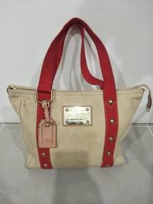 LOUIS VUITTON Handbag