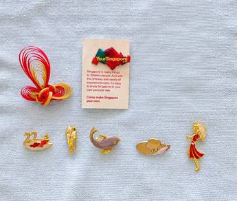 7-piece Unique Design Brooches