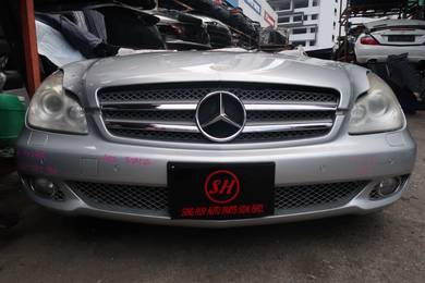 Mercedes w219 cls v6 half cut spare parts