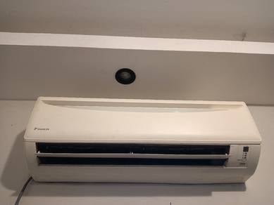 Daikin 1.5HP Aircon Air Conditioner (FT15LV1L)