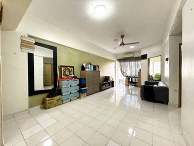 Condominium For Sale in Teratai Mewah Condominium
