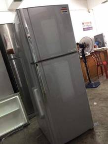 Toshiba 2 doors fridge Peti Sejuk Ais Refrigerator
