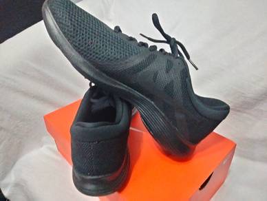 Kasut Sport Shoes Nike R4