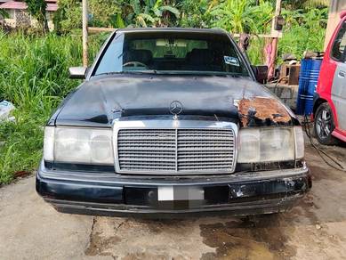 Mercedes Benz 230 230.6 in Kota Kinabalu, SBH