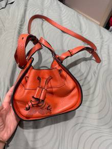 Esfolar Ori Leather Sling bag